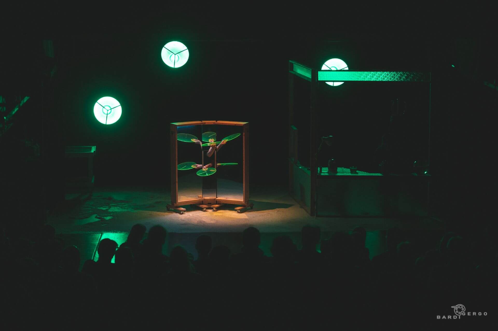 Ablakok előadás-49